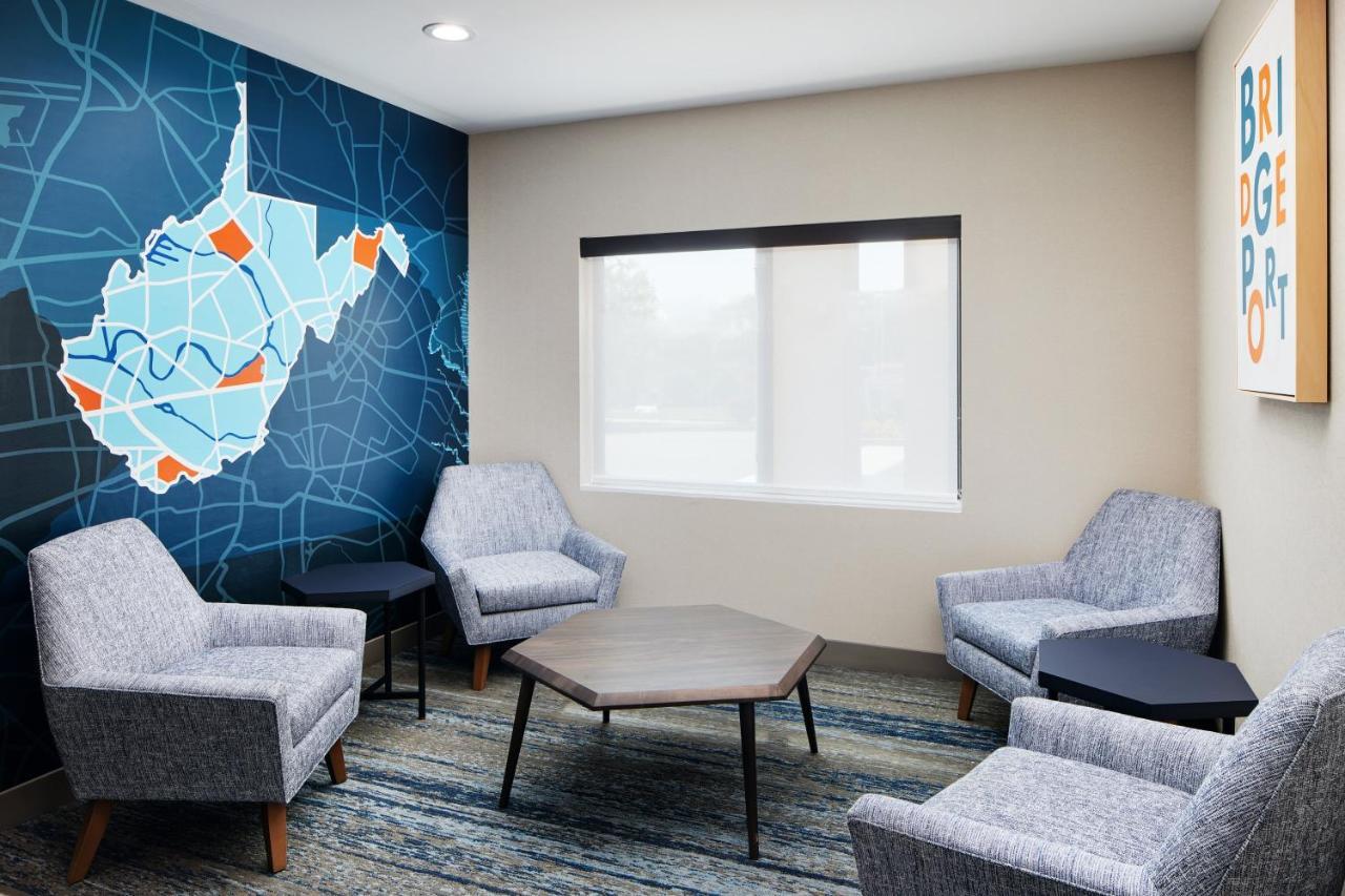 Holiday Inn Express And Suites Wheeling By Ihg Triadelphia Exterior foto
