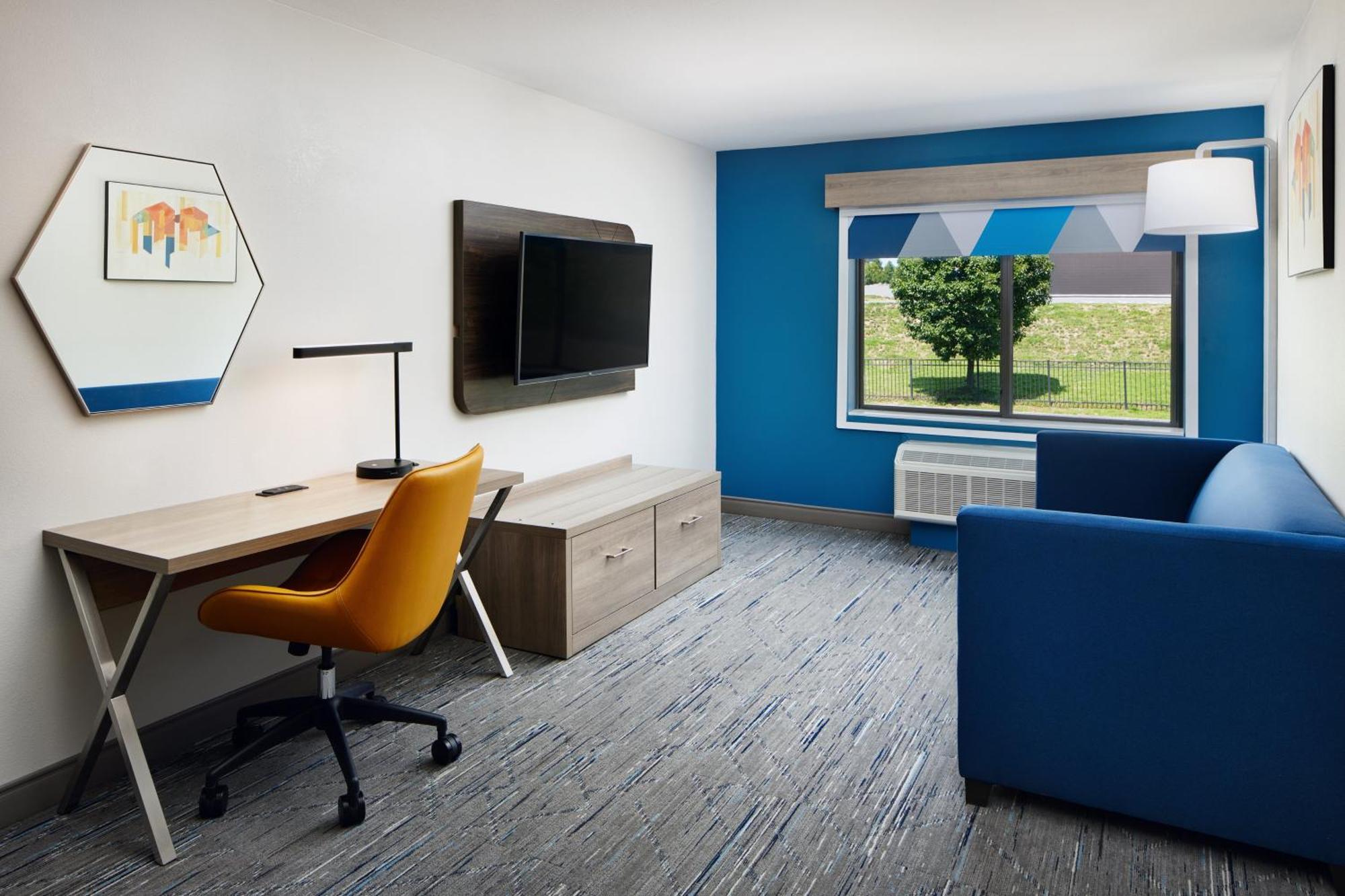 Holiday Inn Express And Suites Wheeling By Ihg Triadelphia Exterior foto